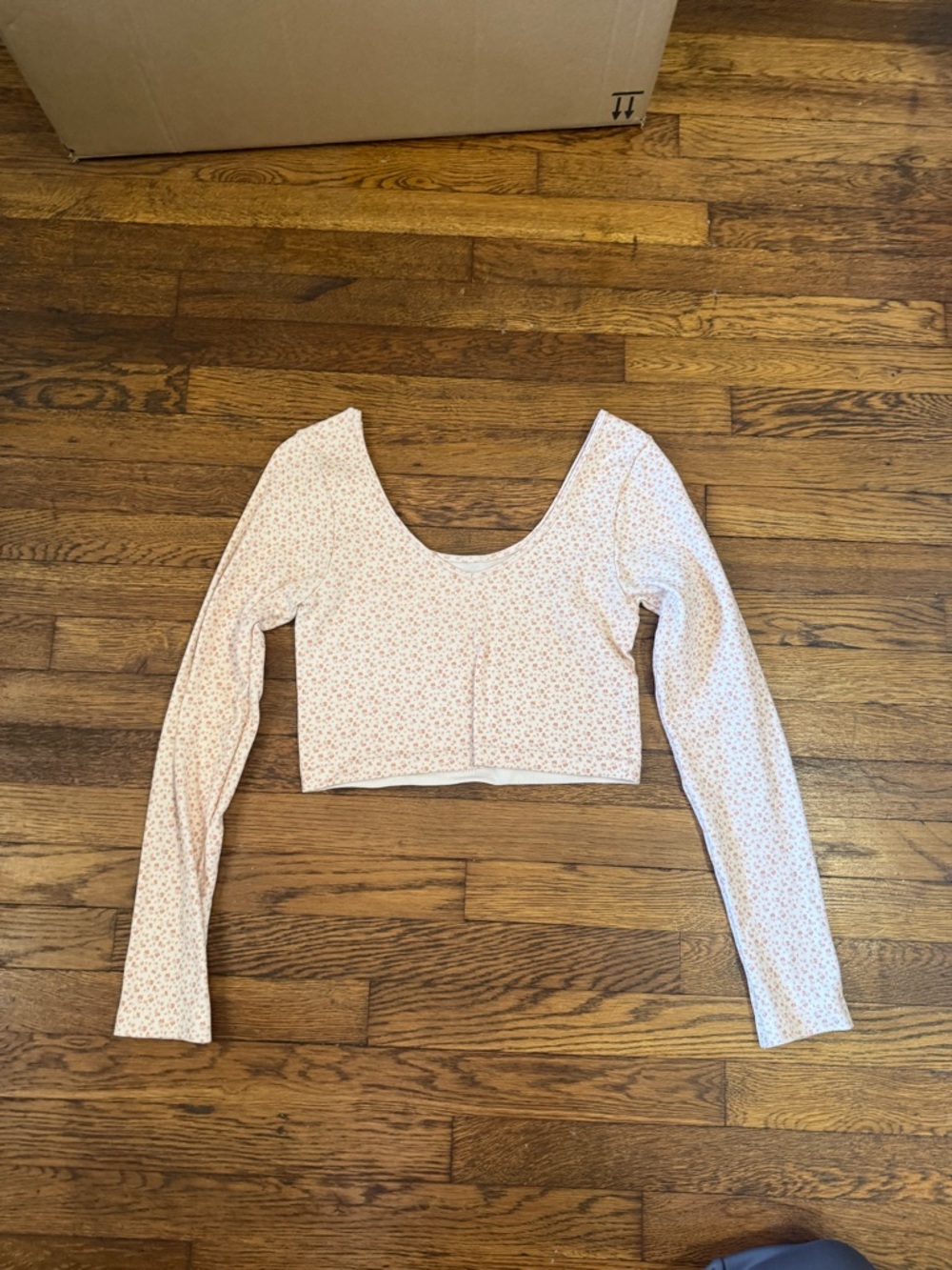 Aeropostale Cream Floral Long Sleeve Scoop Crop Top